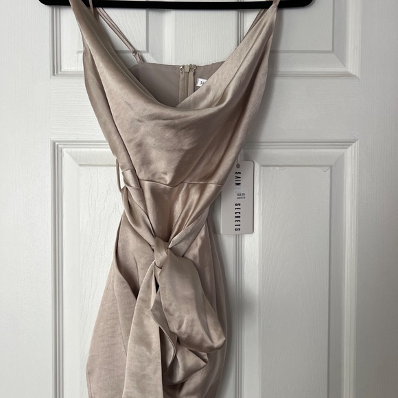 Saints and secrets Champagne dress $68.95 new with tags size x small - Picture 2 of 7